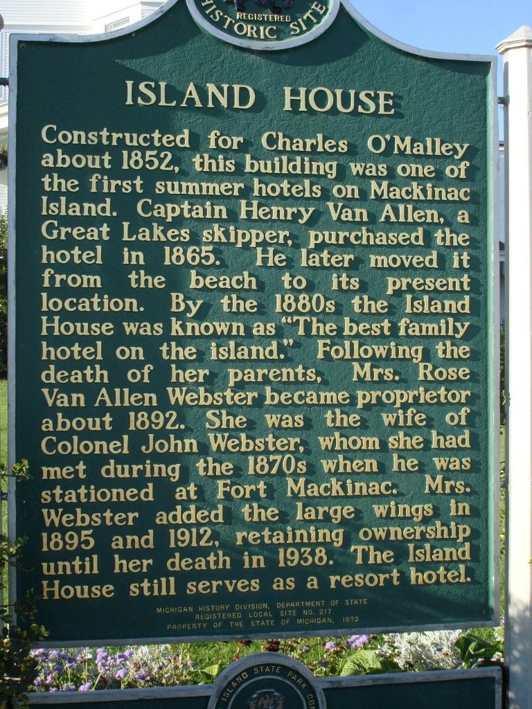 The Island House Stay where the rich people in times gone by stayed. A beautiful view of the water and smores at night. Nothing feels so relaxing!