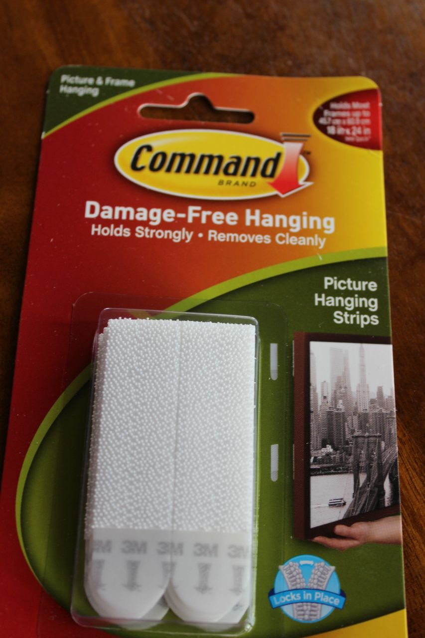 Command Medium Picture Hangers, White, Damage Free Decorating, 22