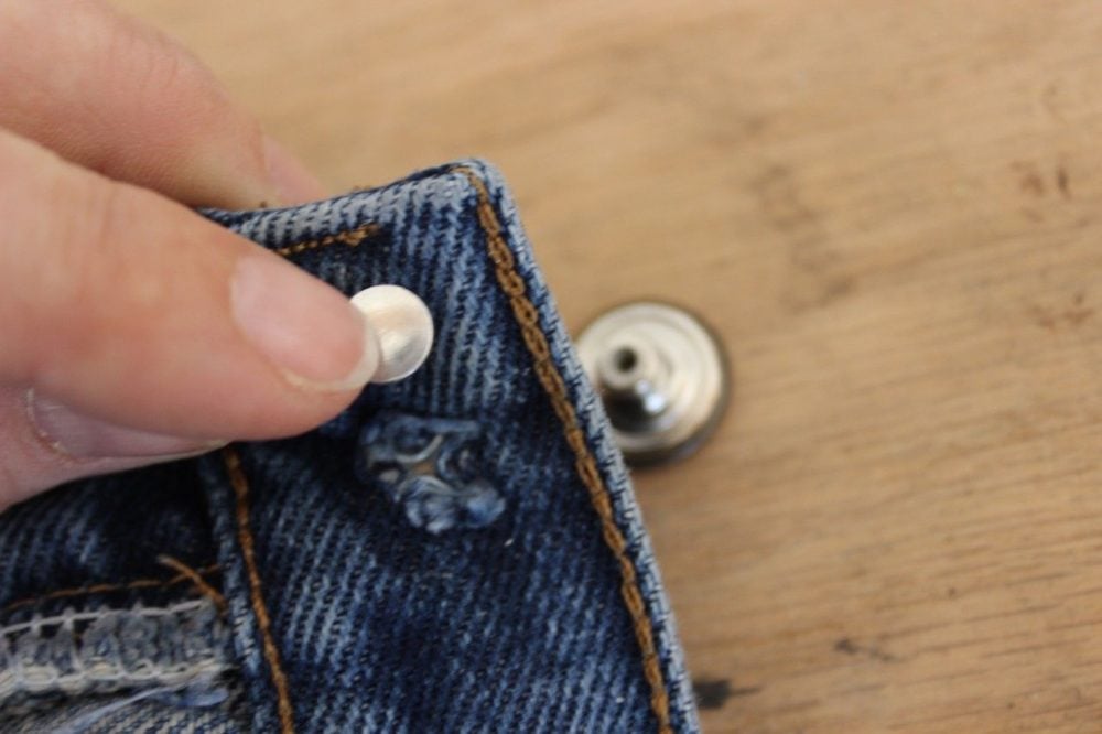How to fix a button on jeans. - Momcrieff