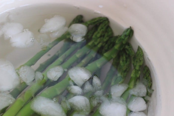 asparagus in an ice bath