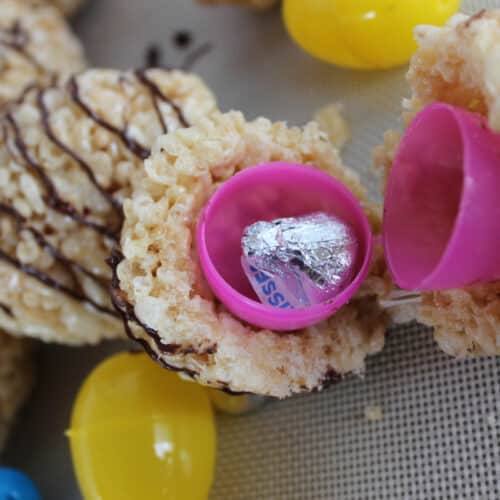 Easter Egg Rice Krispie Treats on a Stick - Reluctant Entertainer