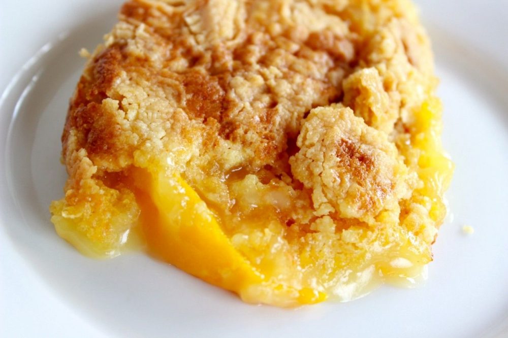 three ingredient peach cobbler