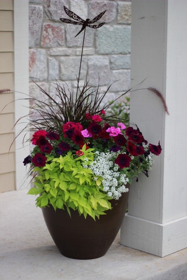 20 Ideas for Using Large Garden Containers