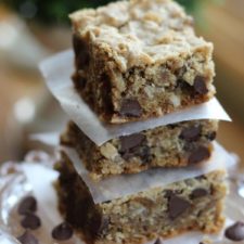 Peanut butter chocolate chip bars with oatmeal.