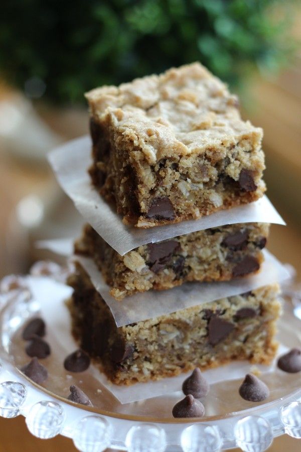 Peanut butter chocolate chip bars with oatmeal.