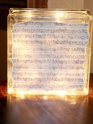 Illuminated glass block