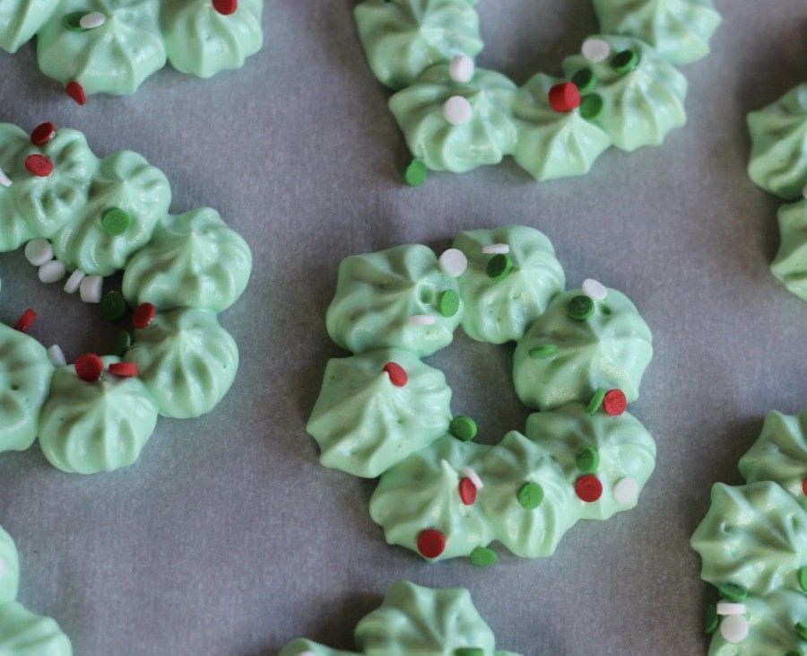 Christmas wreath meringues