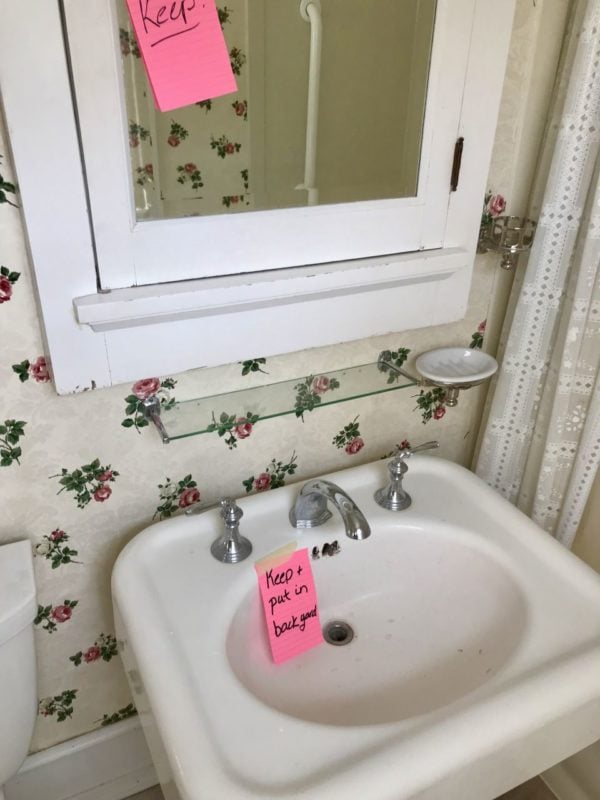 Notes asking contractor to keep pedistal sink and original medicine cabinet.