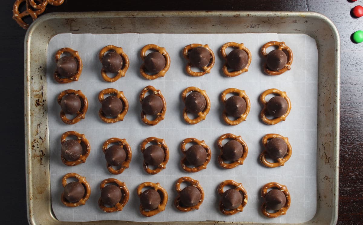 pretzel M&M Hershey's Kiss – First Look, Then Cook