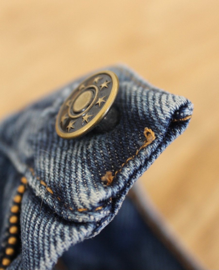 How to fix a button on jeans. - Momcrieff