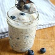 overnight oats with blueberries