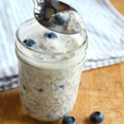 overnight oats with blueberries