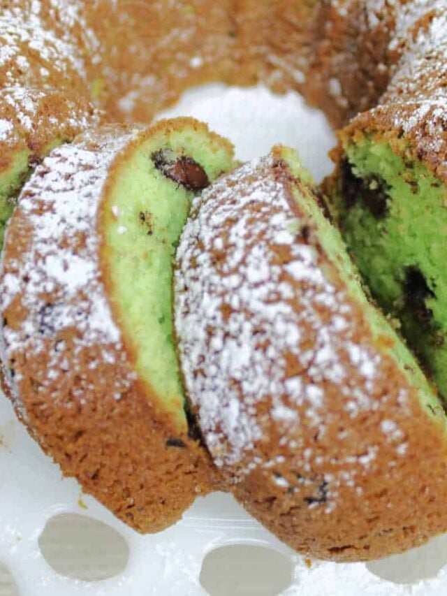 St. Patrick's Day Cake Pistachio bundt cake Momcrieff