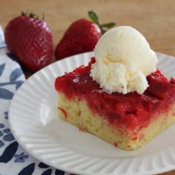 Strawberry upside down cake