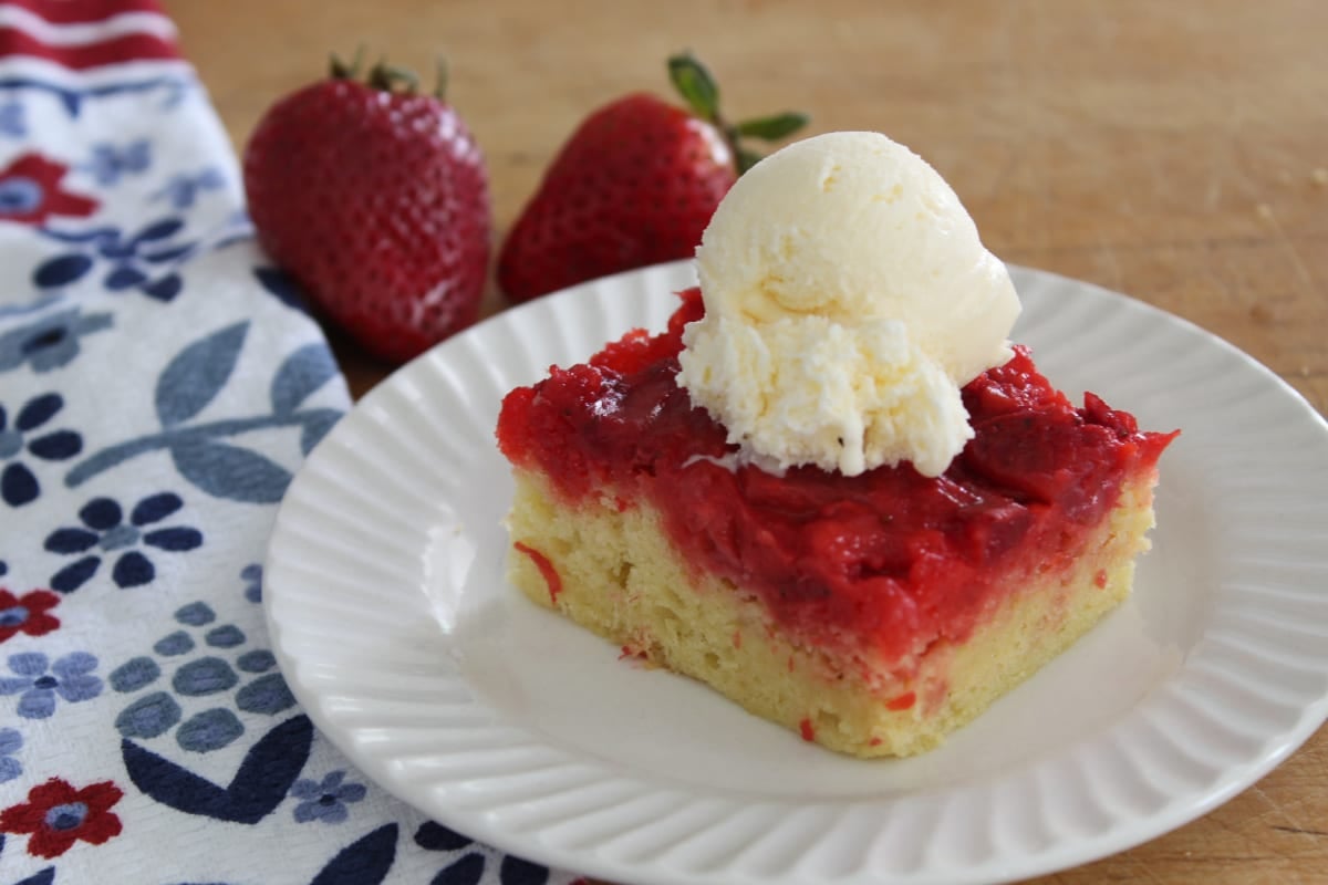 Strawberry upside down cake