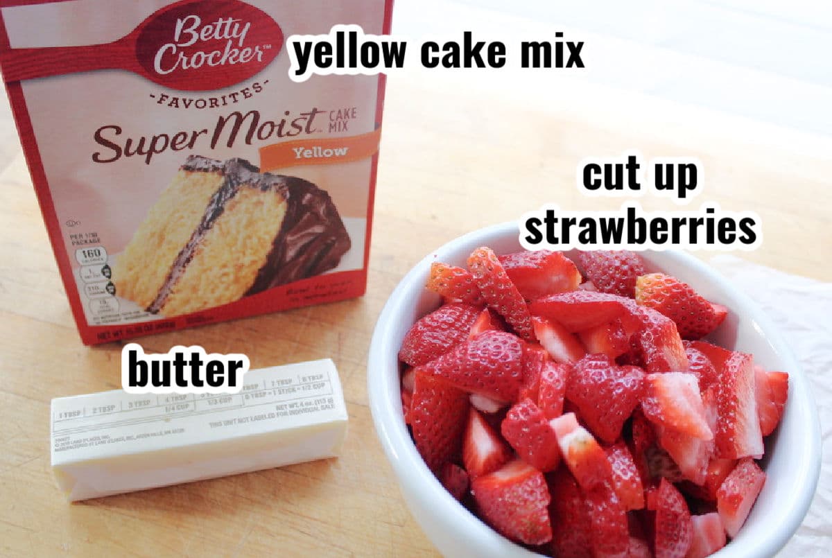 ingredients for strawberry dump cake
