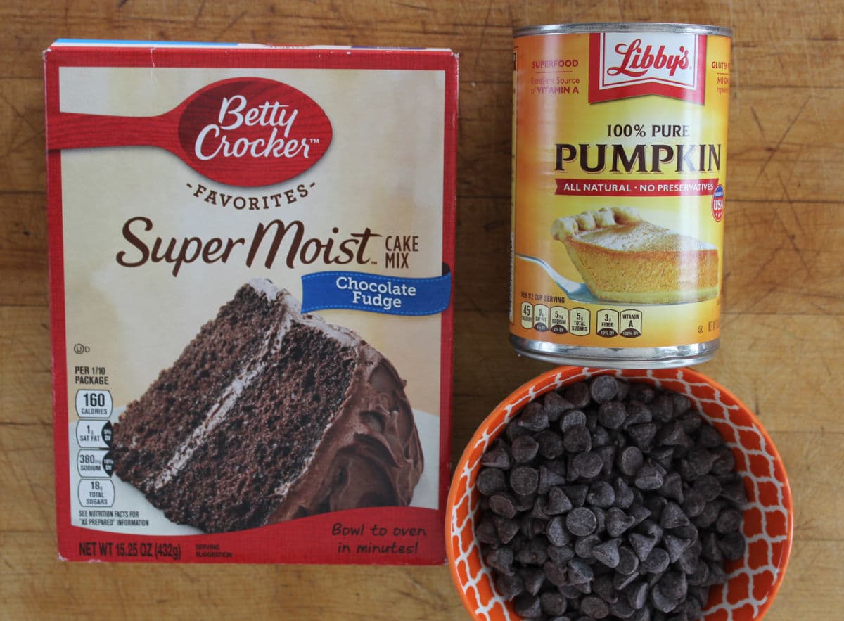 Ingredients for pumpkin chocolate chip muffins