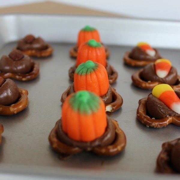 Pretzels with Hershey Kisses and pumpkins!