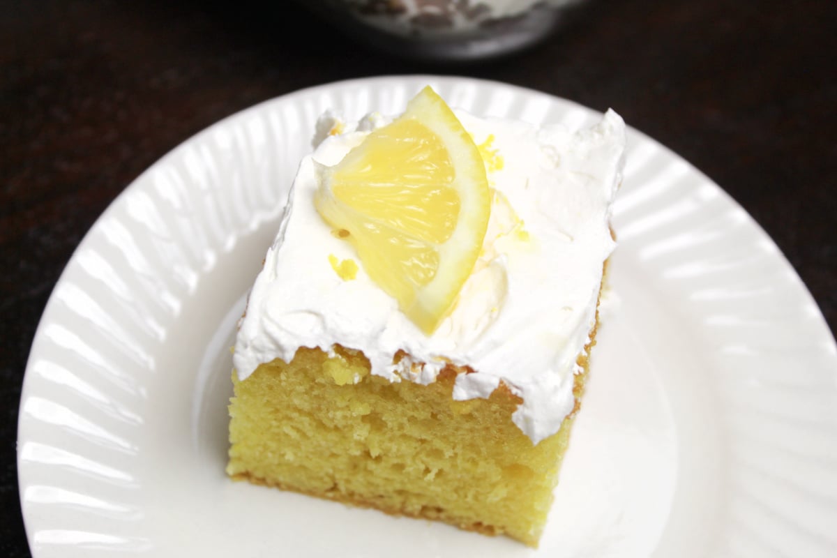 lemon poke cake