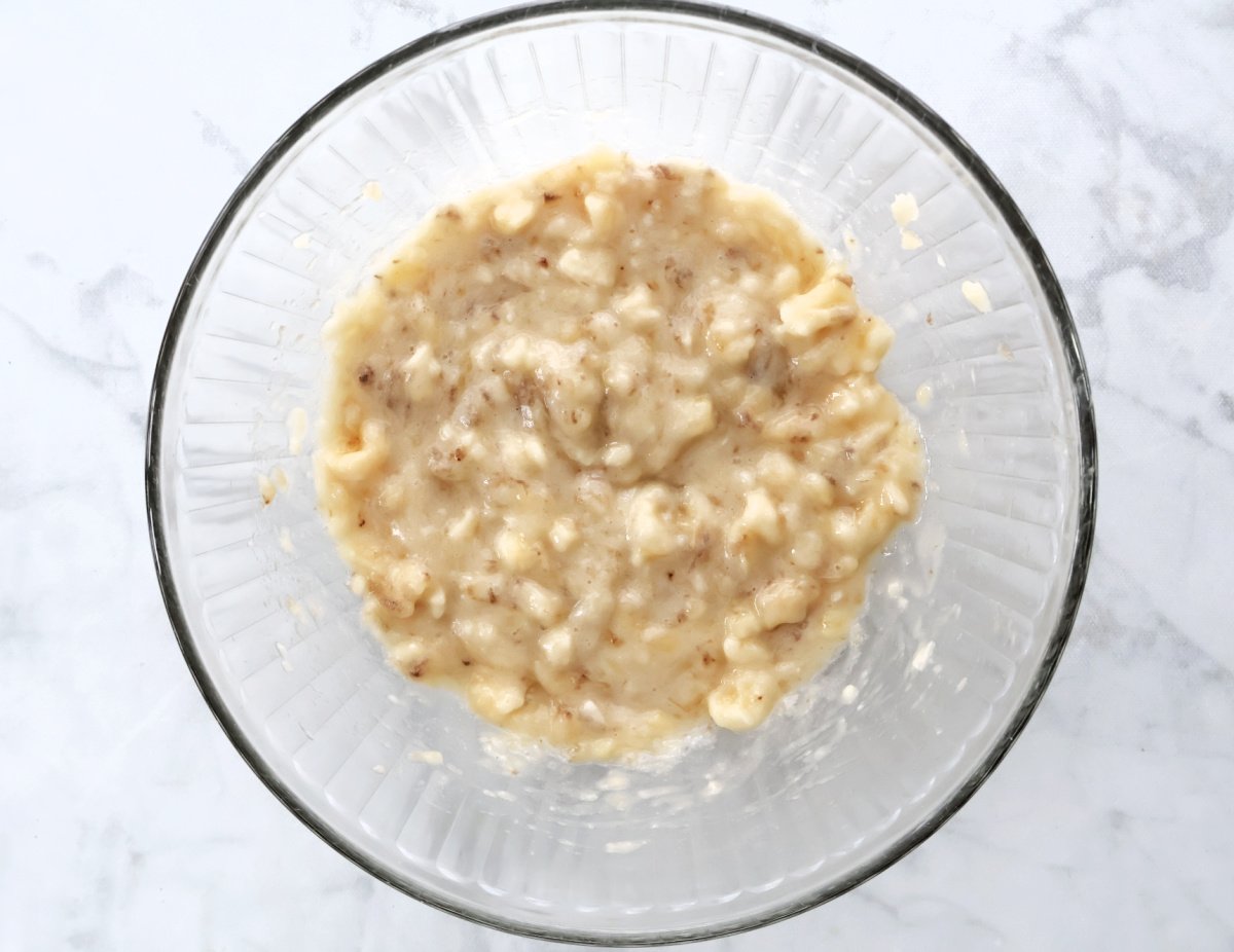 mashed bananas for banana cake