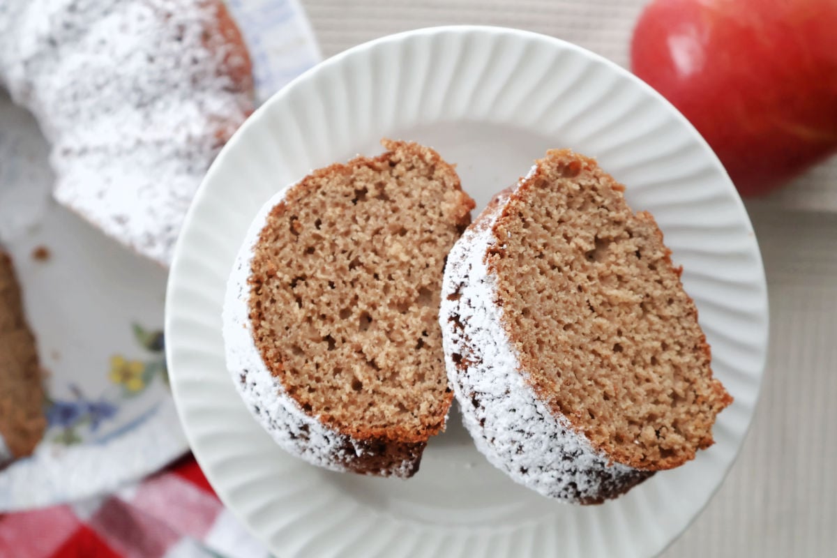 applesauce bundt cake