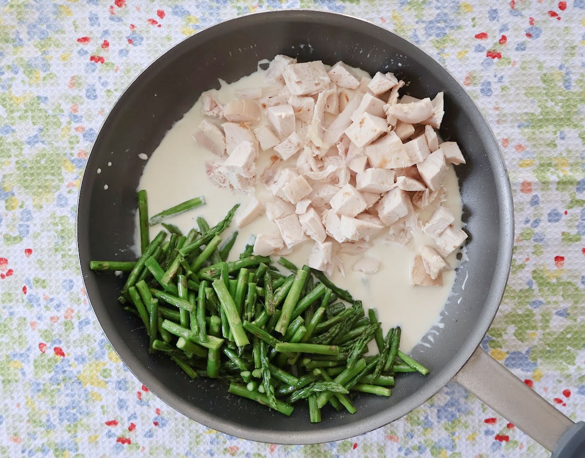 cook everything together for asparagus chicken skillet